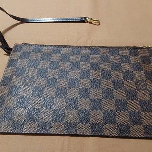 LOUIS VUITTON REMOVABLE POUCH